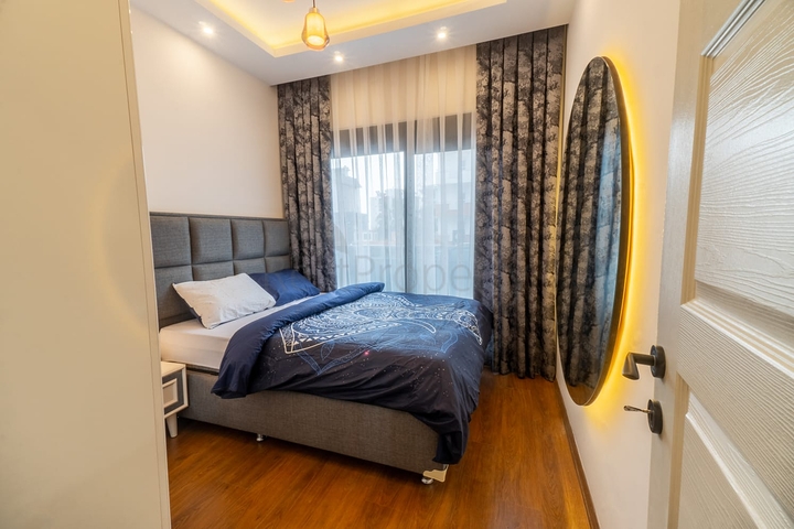 قريبة من البحر - شقة غرفة وصالة مفروشة - ضمن مجمع - في كاستل / الانيا 