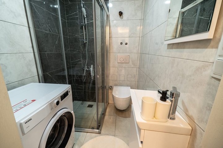 قريبة من البحر - شقة غرفة وصالة مفروشة - ضمن مجمع - في كاستل / الانيا 