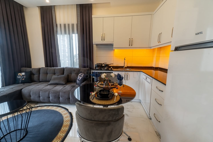 قريبة من البحر - شقة غرفة وصالة مفروشة - ضمن مجمع - في كاستل / الانيا 