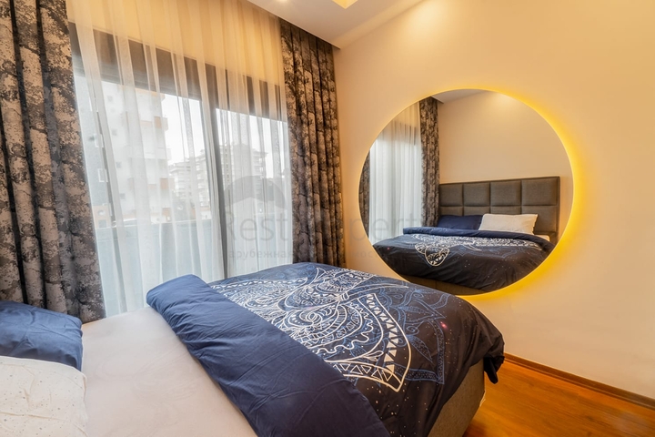 قريبة من البحر - شقة غرفة وصالة مفروشة - ضمن مجمع - في كاستل / الانيا 