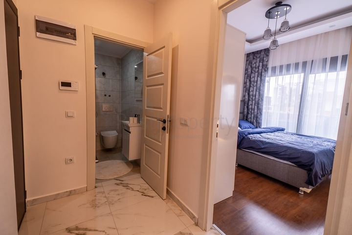 قريبة من البحر - شقة غرفة وصالة مفروشة - ضمن مجمع - في كاستل / الانيا 