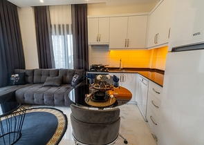 قريبة من البحر - شقة غرفة وصالة مفروشة - ضمن مجمع - في كاستل / الانيا 