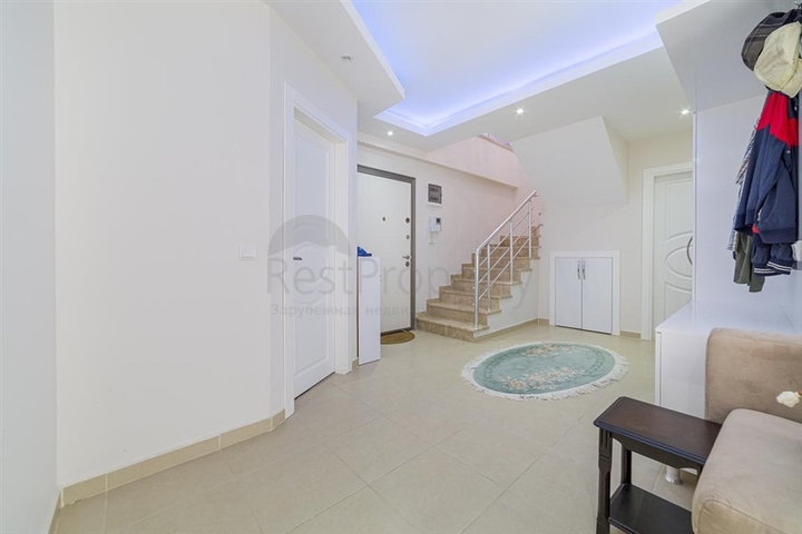 اطلالة بحر - دوبلكس واسعة 3 غرف وصالة مفروشة - في محمودلار / الانيا 