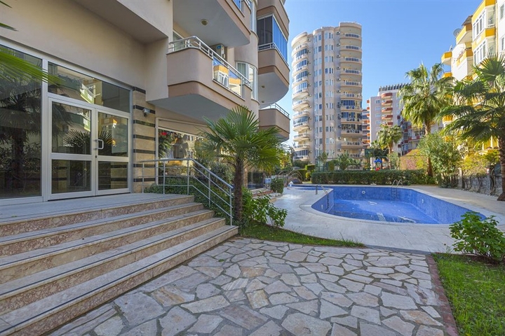 اطلالة بحر - دوبلكس واسعة 3 غرف وصالة مفروشة - في محمودلار / الانيا 