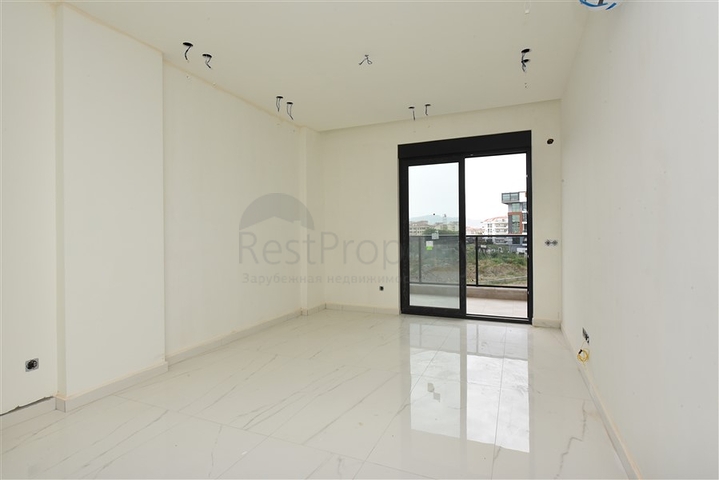 مجمع انيق - شقة غرفة وصالة - في اوبا / الانيا 