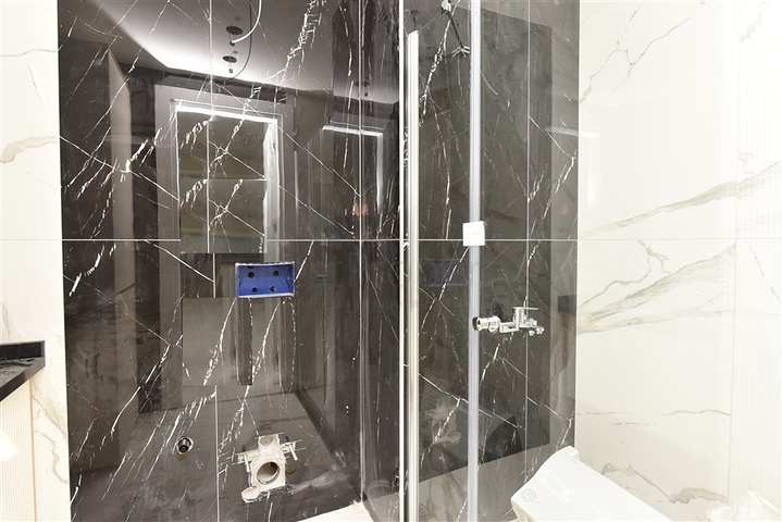 مجمع انيق - شقة غرفة وصالة - في اوبا / الانيا 