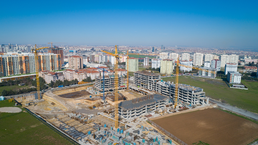 مشروع يتضمن تراسات خاصة مع حديقة