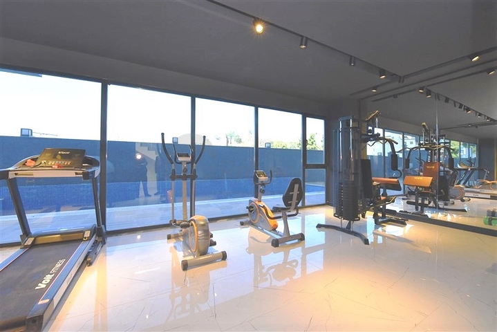 شقة جديدة  - غرفة وصالة مفروشة -ضمن مجمع - في محمودلار / الانيا 