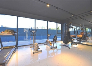 شقة جديدة  - غرفة وصالة مفروشة -ضمن مجمع - في محمودلار / الانيا 