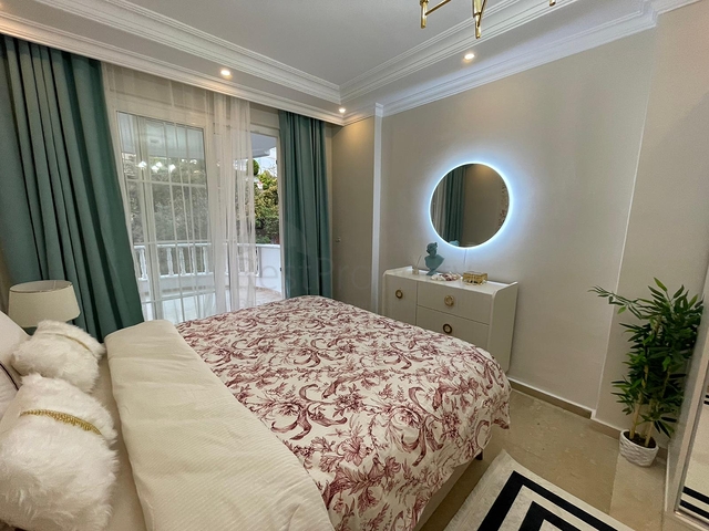 شقة غرفتين وصالة - ضمن مجمع سكني - في منطقة توسمور / الانيا 