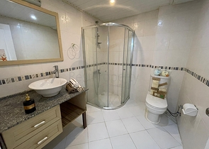 شقة غرفتين وصالة - ضمن مجمع سكني - في منطقة توسمور / الانيا 