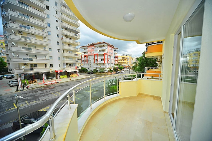 قريبة من البحر - شقة غرفتين وصالة مفروشة - في محمودلار / الانيا 