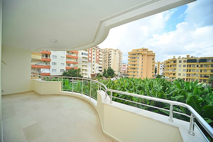 قريبة من البحر - شقة غرفتين وصالة مفروشة - في محمودلار / الانيا 