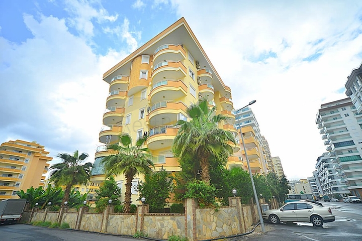 قريبة من البحر - شقة غرفتين وصالة مفروشة - في محمودلار / الانيا 