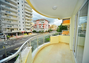 قريبة من البحر - شقة غرفتين وصالة مفروشة - في محمودلار / الانيا 