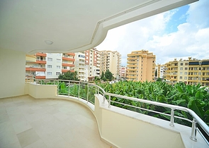 قريبة من البحر - شقة غرفتين وصالة مفروشة - في محمودلار / الانيا 