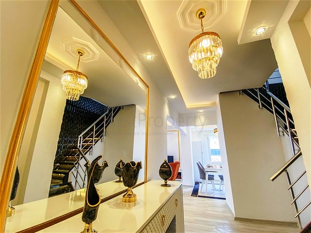 تراس مميز - شقة 3 غرف وصالة مفروشة - في توسمور / الانيا 