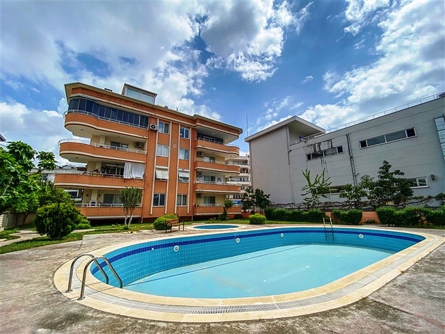 تراس مميز - شقة 3 غرف وصالة مفروشة - في توسمور / الانيا 