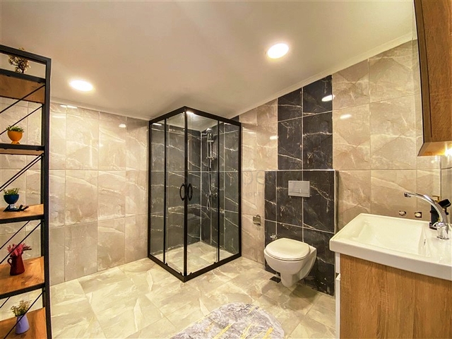 تراس مميز - شقة 3 غرف وصالة مفروشة - في توسمور / الانيا 