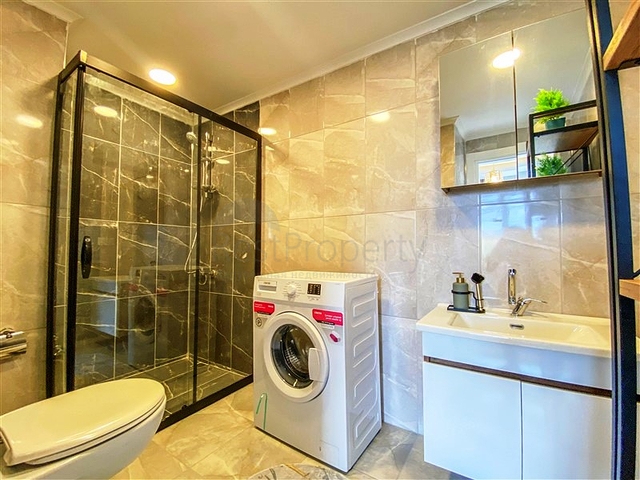 تراس مميز - شقة 3 غرف وصالة مفروشة - في توسمور / الانيا 