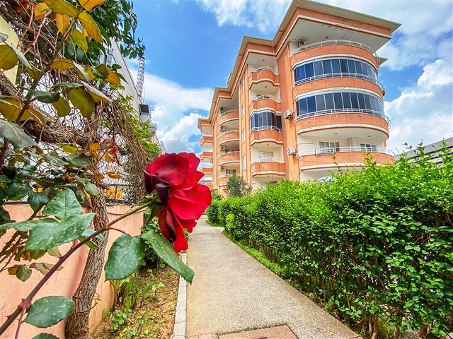 تراس مميز - شقة 3 غرف وصالة مفروشة - في توسمور / الانيا 