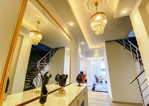 تراس مميز - شقة 3 غرف وصالة مفروشة - في توسمور / الانيا 