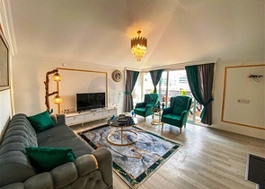 تراس مميز - شقة 3 غرف وصالة مفروشة - في توسمور / الانيا 