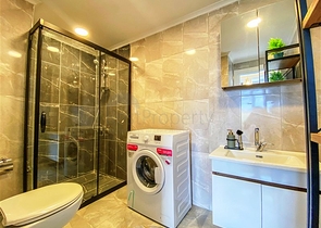 تراس مميز - شقة 3 غرف وصالة مفروشة - في توسمور / الانيا 