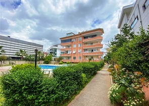 تراس مميز - شقة 3 غرف وصالة مفروشة - في توسمور / الانيا 