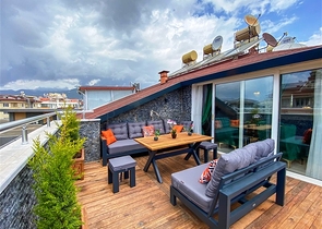 تراس مميز - شقة 3 غرف وصالة مفروشة - في توسمور / الانيا 