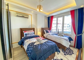 تراس مميز - شقة 3 غرف وصالة مفروشة - في توسمور / الانيا 