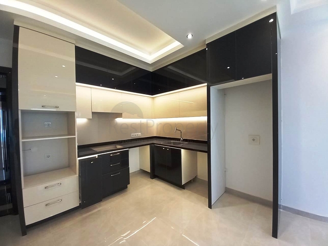 مجمع بخدمات 5 نجوم - شقة غرفة وصالة - في محمودلار / الانيا 