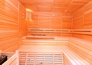 مجمع بخدمات 5 نجوم - شقة غرفة وصالة - في محمودلار / الانيا 