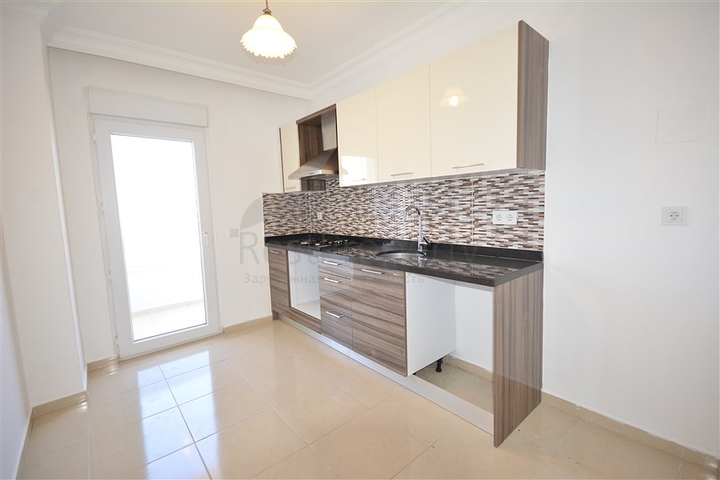 مطبخ منفصل - شقة غرفتين وصالة - ضمن مجمع في محمودلار / الانيا 