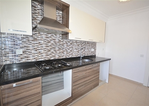 مطبخ منفصل - شقة غرفتين وصالة - ضمن مجمع في محمودلار / الانيا 