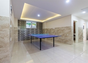 مطبخ منفصل - شقة غرفتين وصالة - ضمن مجمع في محمودلار / الانيا 