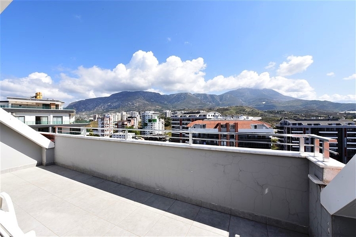 اطلالة بحر - دوبلكس فاخرة 5 غرف وصالة - في محمودلار / الانيا 