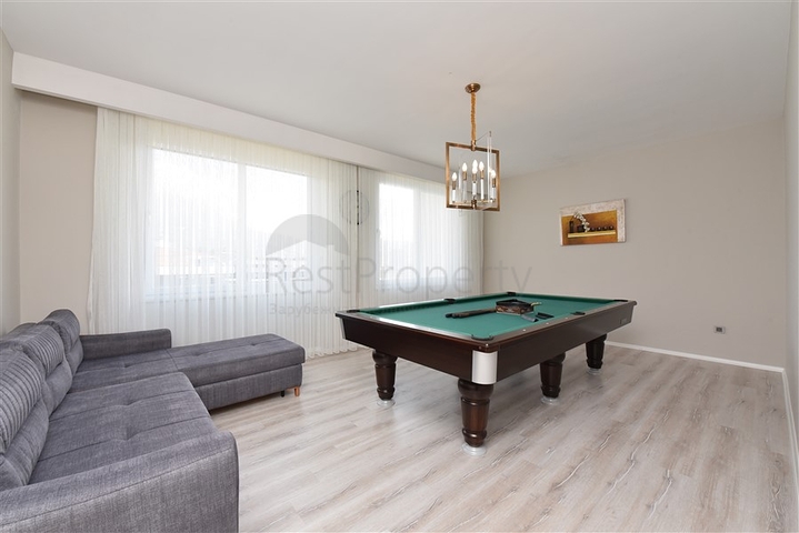 اطلالة بحر - دوبلكس فاخرة 5 غرف وصالة - في محمودلار / الانيا 