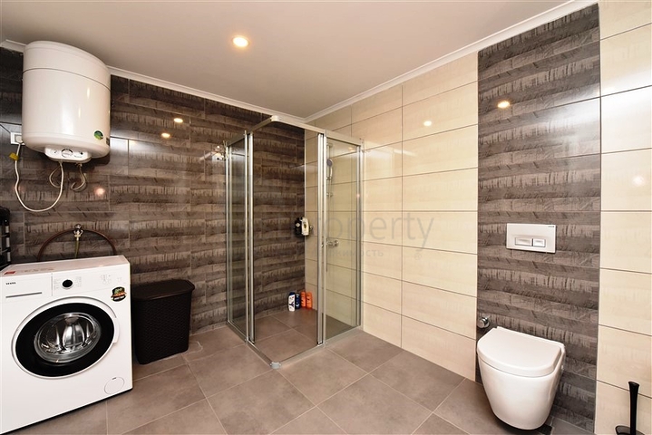 اطلالة بحر - دوبلكس فاخرة 5 غرف وصالة - في محمودلار / الانيا 