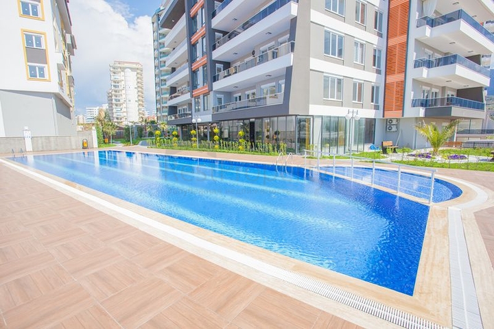 اطلالة بحر - دوبلكس فاخرة 5 غرف وصالة - في محمودلار / الانيا 