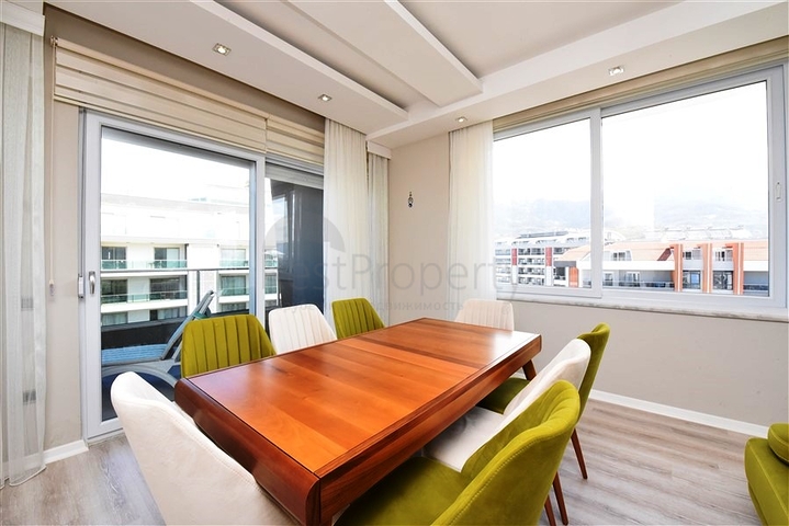 اطلالة بحر - دوبلكس فاخرة 5 غرف وصالة - في محمودلار / الانيا 