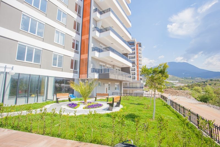 اطلالة بحر - دوبلكس فاخرة 5 غرف وصالة - في محمودلار / الانيا 