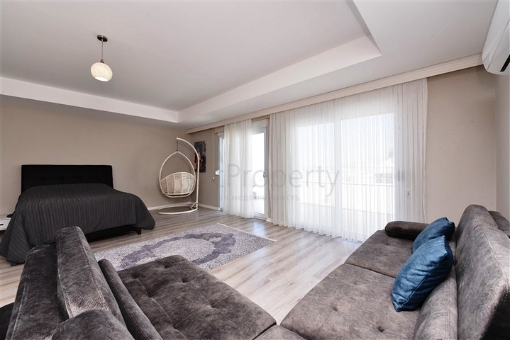 اطلالة بحر - دوبلكس فاخرة 5 غرف وصالة - في محمودلار / الانيا 