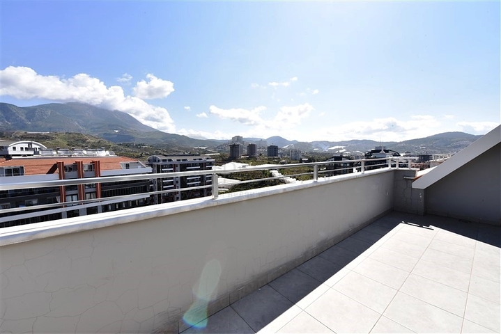 اطلالة بحر - دوبلكس فاخرة 5 غرف وصالة - في محمودلار / الانيا 