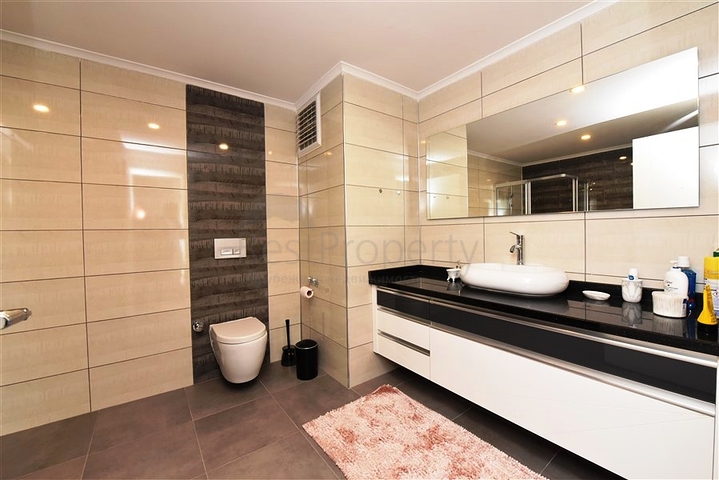 اطلالة بحر - دوبلكس فاخرة 5 غرف وصالة - في محمودلار / الانيا 