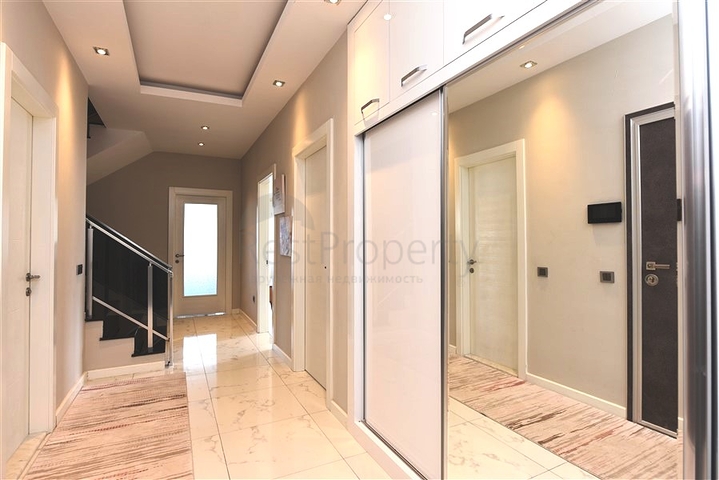 اطلالة بحر - دوبلكس فاخرة 5 غرف وصالة - في محمودلار / الانيا 