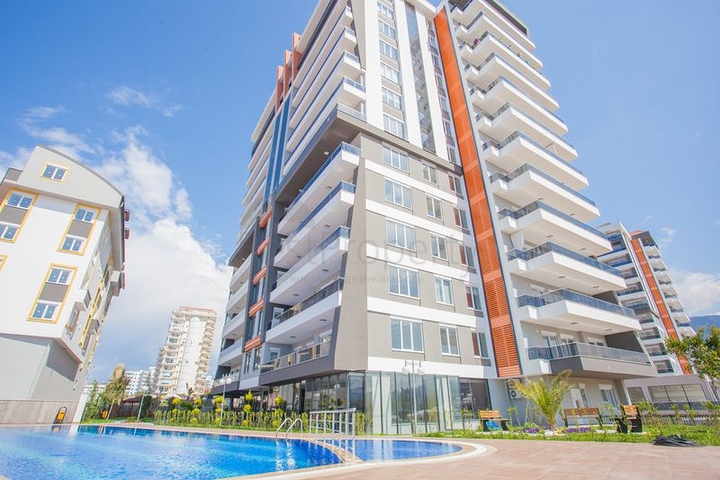 اطلالة بحر - دوبلكس فاخرة 5 غرف وصالة - في محمودلار / الانيا 