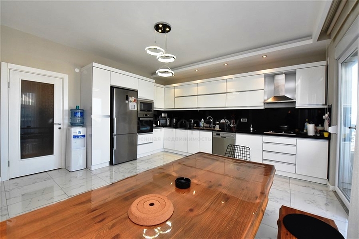 اطلالة بحر - دوبلكس فاخرة 5 غرف وصالة - في محمودلار / الانيا 