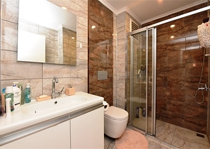 اطلالة بحر - دوبلكس فاخرة 5 غرف وصالة - في محمودلار / الانيا 