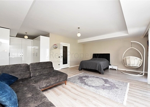 اطلالة بحر - دوبلكس فاخرة 5 غرف وصالة - في محمودلار / الانيا 